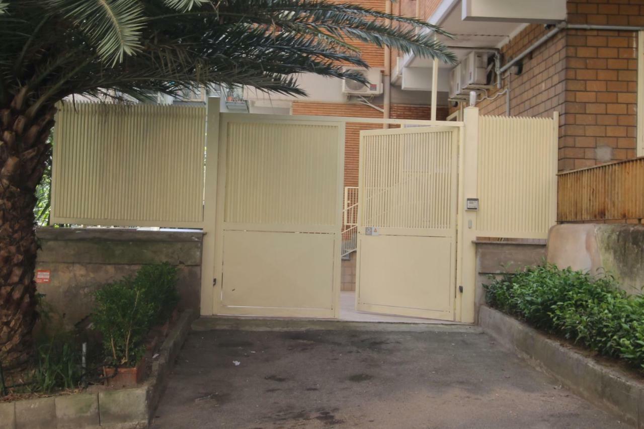 Casa Vittoria Bed & Breakfast เนเปิลส์ ภายนอก รูปภาพ